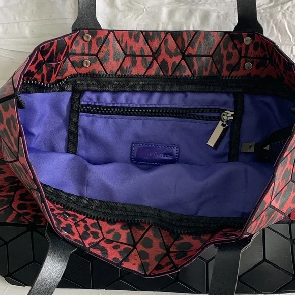 PATRIZIA LUCA Tote Bag Two-Tone Cheetah Red Matte Black Slanted Square Geometric - Picture 9 of 16